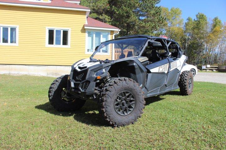 CAN-AM Maverick Max 1000 X3 DS Turbo DPS Gray 2023 - Image 4