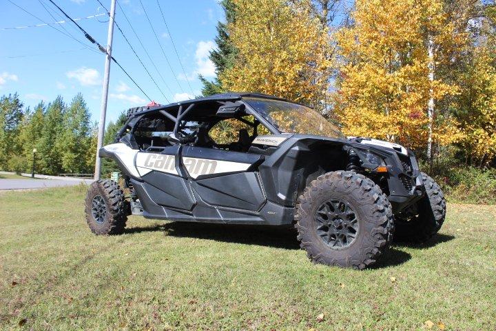 CAN-AM Maverick Max 1000 X3 DS Turbo DPS Gray 2023 - Image 18