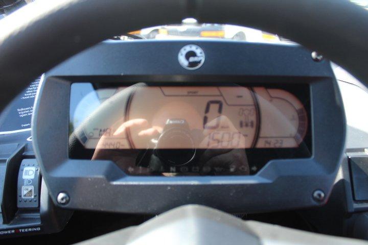 CAN-AM Maverick Max 1000 X3 X ds Turbo RR DPS* 2023 - Image 8