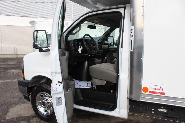 GMC Savana Cargo 2025 - Image 8