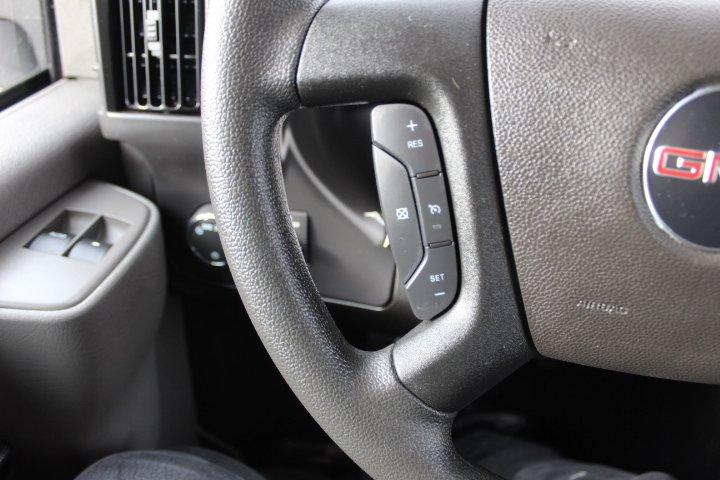 GMC Savana Cargo 2025 - Image 9