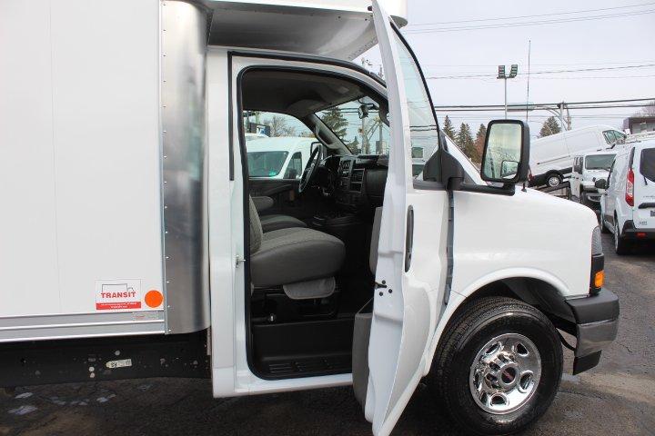 GMC Savana Cargo 2025 - Image 14