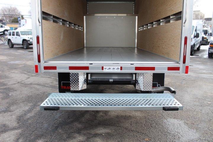 GMC Savana Cargo 2025 - Image 17