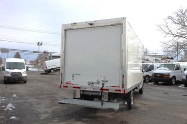 GMC Savana Cargo 2025 - Thumbnail 18