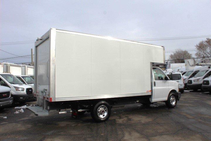 GMC Savana Cargo 2025 - Image 19