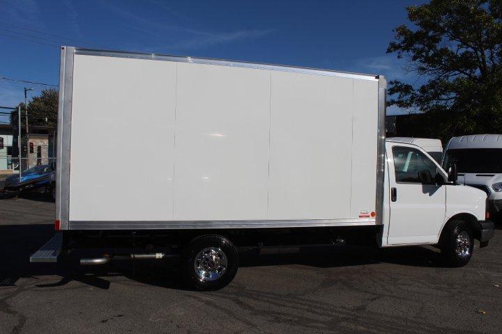 Gmc Savana Cargo 2025 - Image 6