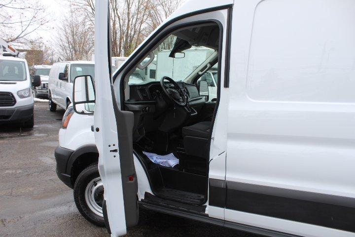 Ford Transit Cargo Van 2022 - Image 10