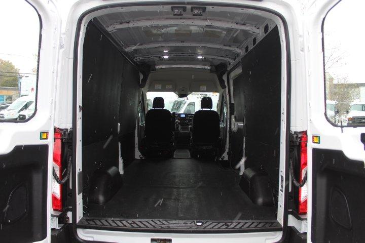 Ford Transit Cargo Van 2022 - Image 12