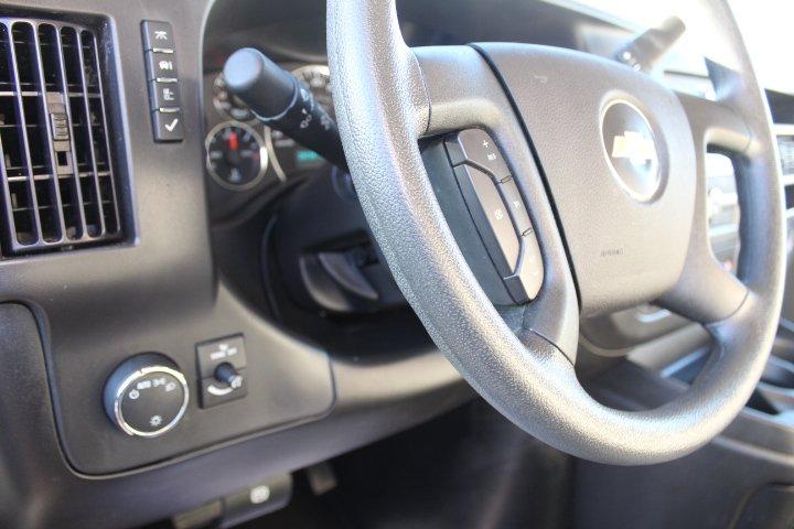 Chevrolet Express Cargo 2024 - Image 10