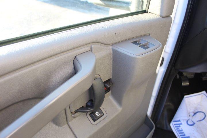 Chevrolet Express Cargo 2024 - Image 11