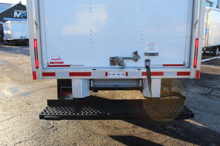 Chevrolet Express Cargo 2024 - Image 16