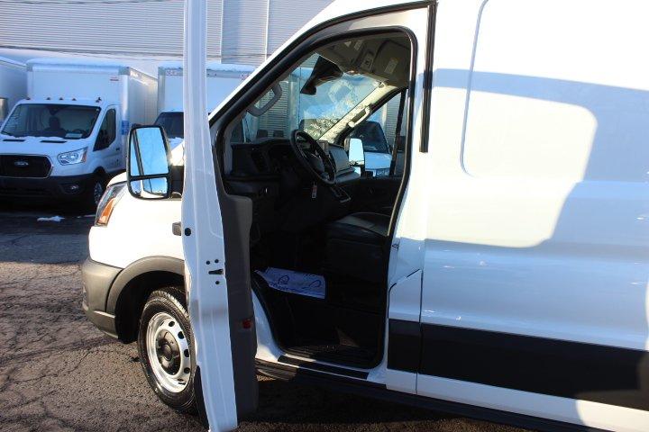 Ford Transit Cargo Van 2024 - Image 6