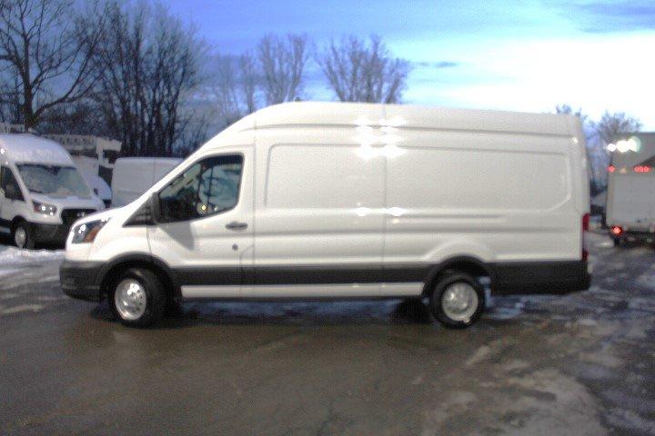 Ford Transit Cargo Van 2023 - Image 4