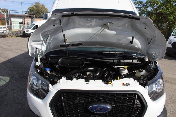 Ford Transit Cargo Van 2023 - Image 5