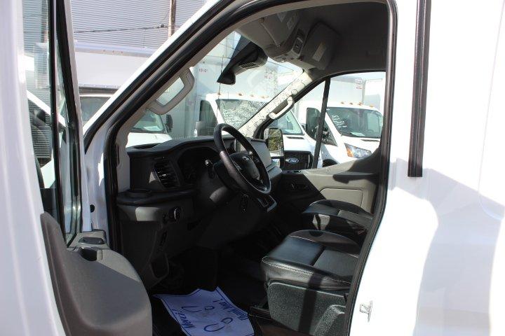Ford Transit Cargo Van 2023 - Image 6