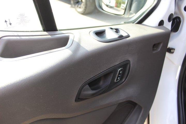Ford Transit Cargo Van 2023 - Image 8