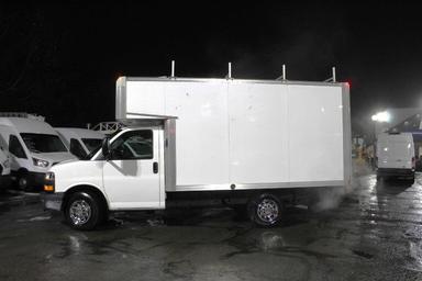 Gmc Savana Cargo 2013 - Thumbnail 2