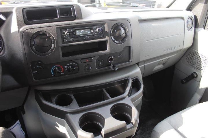 Ford Econoline 2022 - Image 10