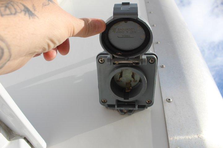 Ford Econoline 2022 - Image 13