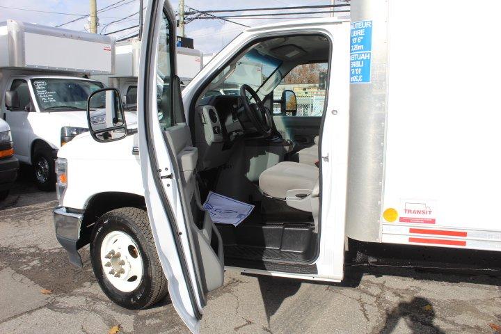 Ford Econoline 2022 - Image 15