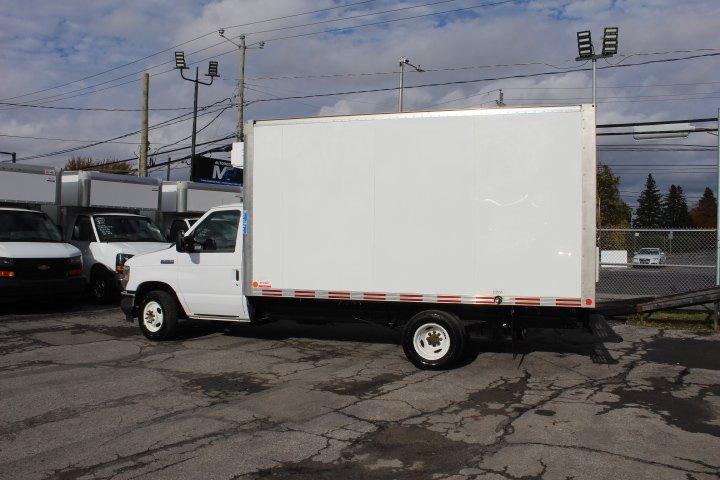 Ford Econoline 2022 - Image 16