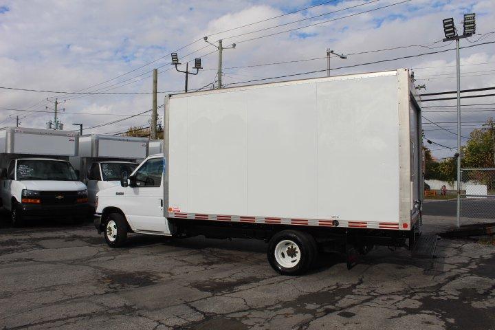 Ford Econoline 2022 - Image 17