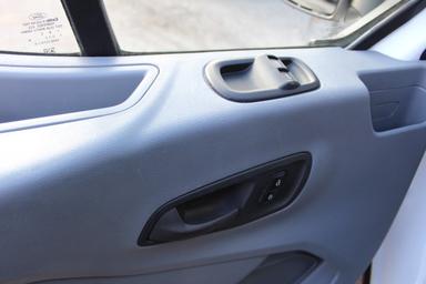 Ford Transit Cargo Van 2018 - Thumbnail 3