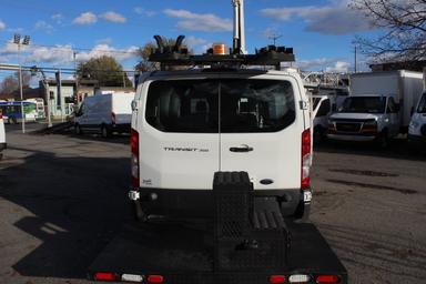 Ford Transit Cargo Van 2018 - Thumbnail 16