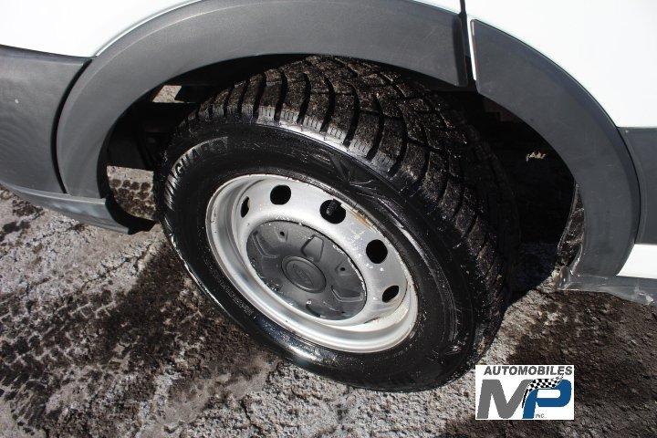 Ford Transit Cargo Van 2017 - Image 6