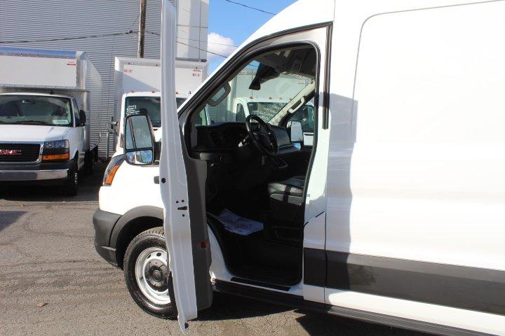 Ford Transit Cargo Van 2024 - Image 11