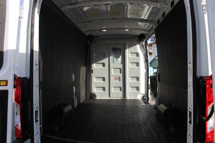 Ford Transit Cargo Van 2024 - Image 16