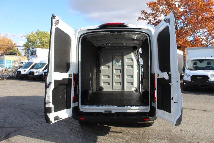 Ford Transit Cargo Van 2024 - Image 8