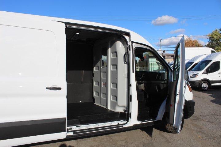 Ford Transit Cargo Van 2024 - Image 18