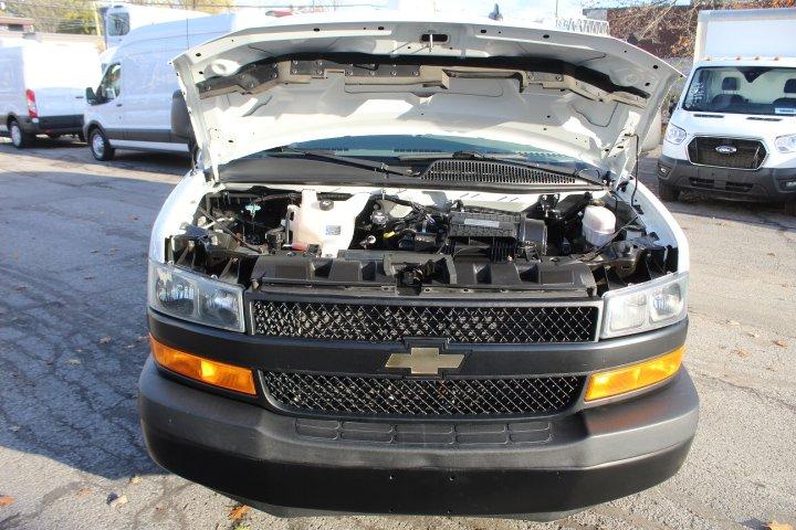 Chevrolet Express Cargo 2019 - Image 5