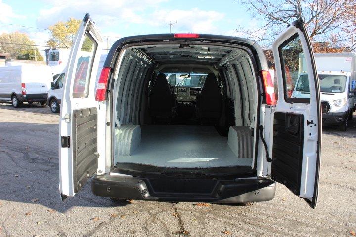 Chevrolet Express Cargo 2019 - Image 14