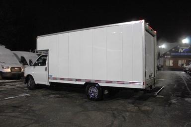 Gmc Savana Cargo 2018 - Thumbnail 5