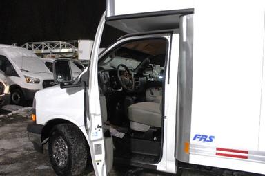 Gmc Savana Cargo 2018 - Thumbnail 13