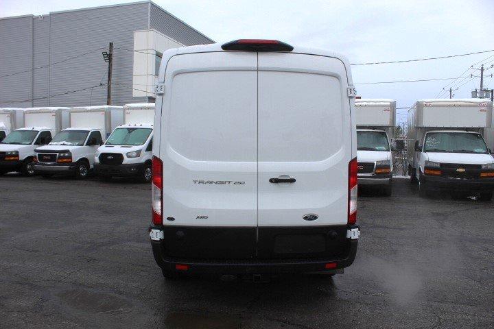 Ford Transit Cargo Van 2022 - Image 15
