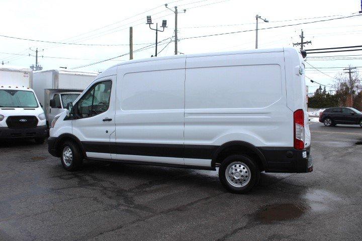 Ford Transit Cargo Van 2022 - Image 17