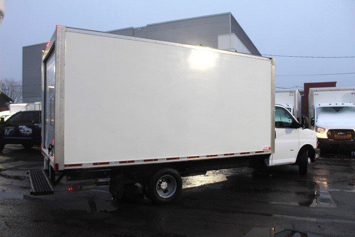 Chevrolet Express Cutaway 2019 - Image 14