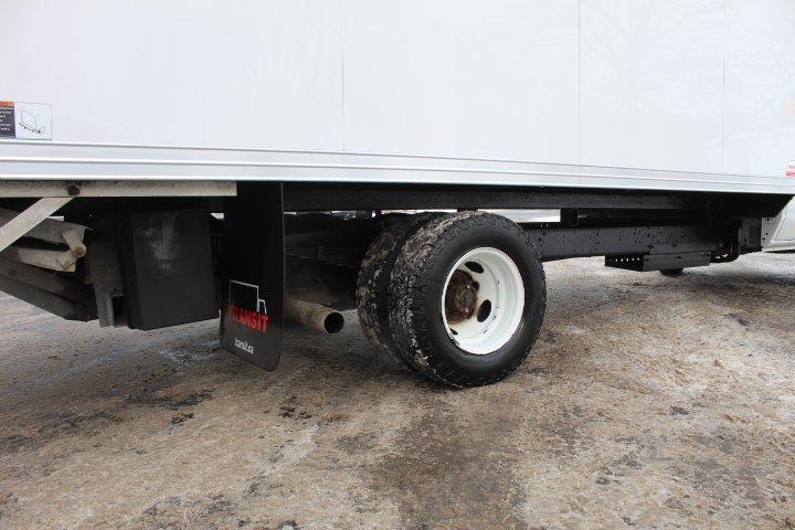 Ford Super Duty E-450 DRW 2023 - Image 16