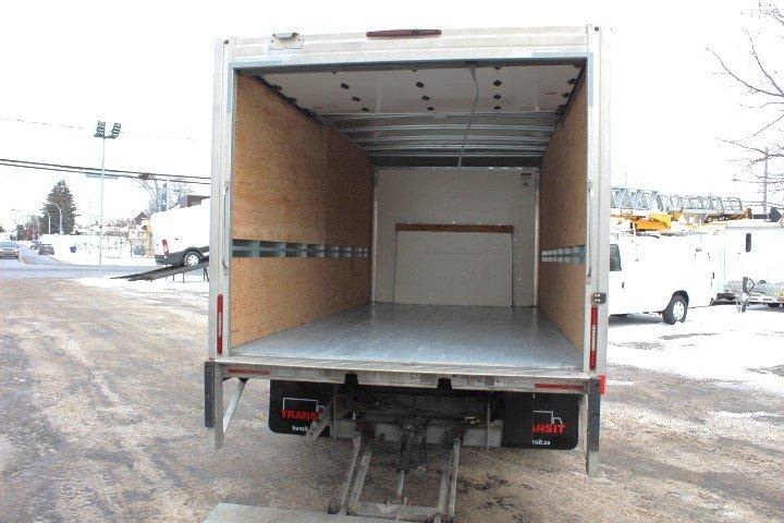 Ford Super Duty E-450 DRW 2023 - Image 5