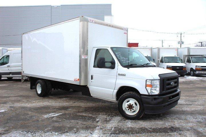 Ford Super Duty E-450 DRW 2023 - Image 18