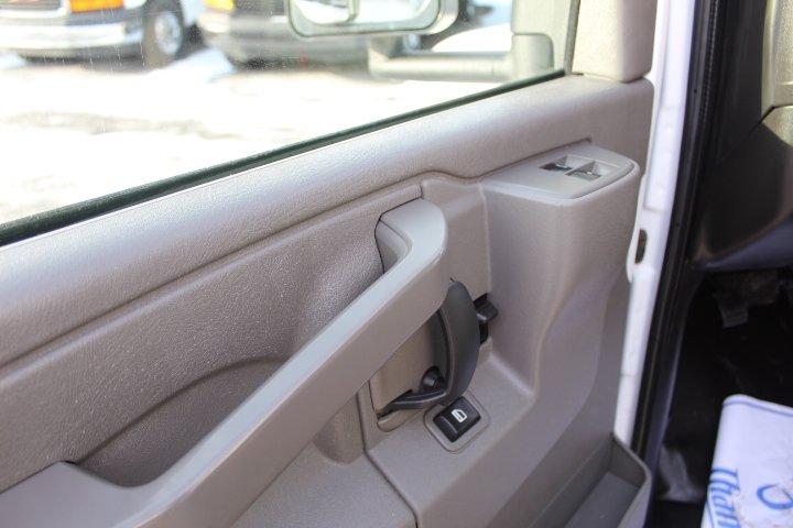 Chevrolet Express Cargo 2022 - Image 11