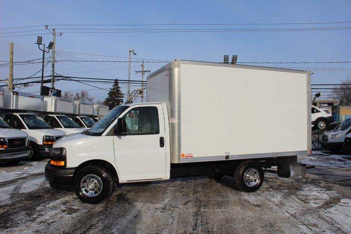 Chevrolet Express Cargo 2022 - Image 16