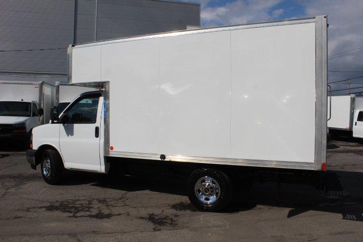 GMC Savana 2018 - Image 2