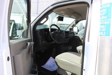 GMC Savana 2018 - Thumbnail 5