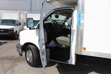 GMC Savana 2018 - Thumbnail 7