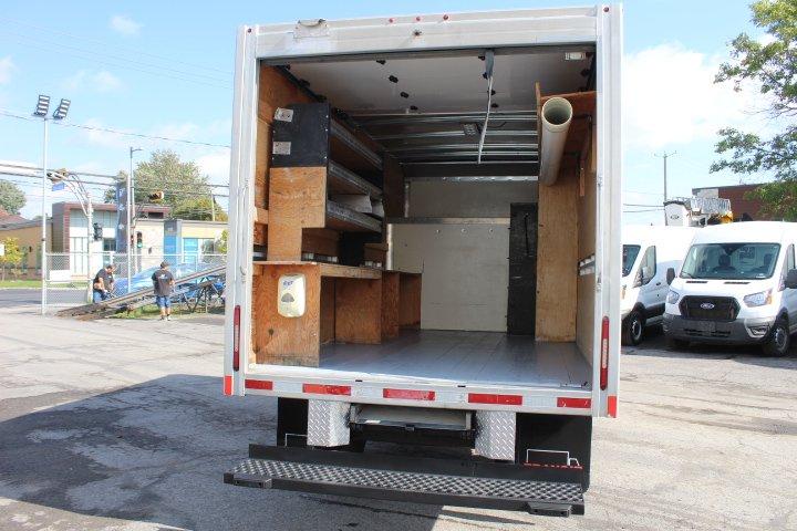 GMC Savana 2018 - Image 13