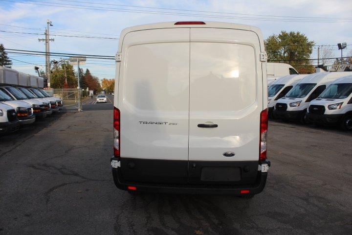 Ford Transit Cargo Van 2016 - Image 8